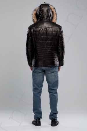 Куртка мужская 38-2018 черная сзади