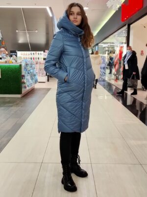Пальто женское утепленное с капюшоном синее (2)