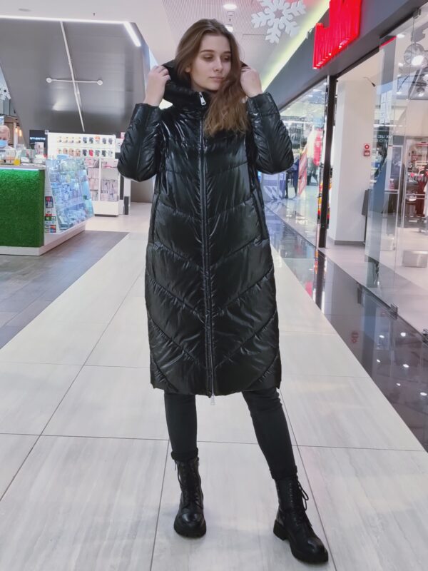 Пальто женское утепленное с капюшоном черное (1)